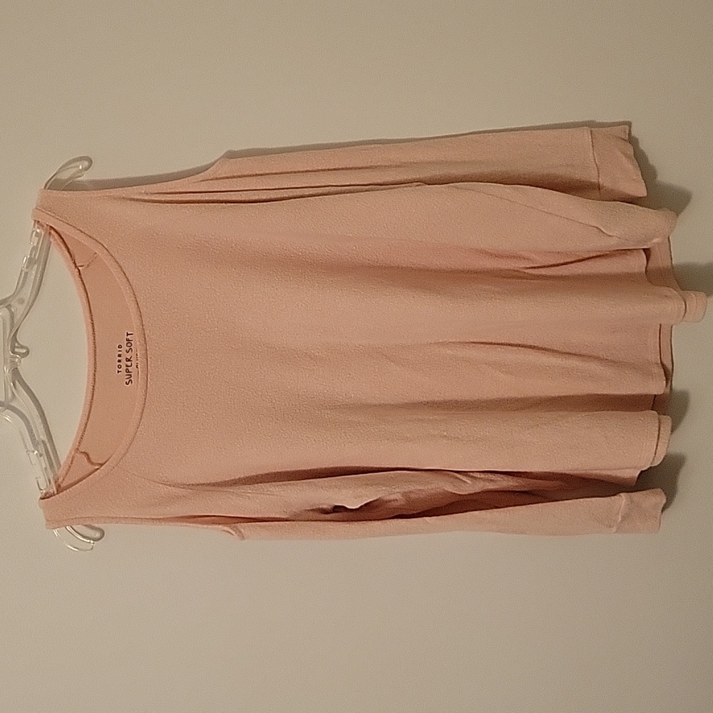 Torrid Super Soft Plush Cold Shoulder Sweater, Size 1